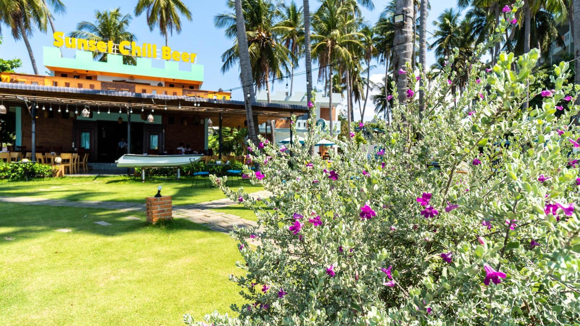 Ocean Place Resort Mui Ne Bagian luar foto