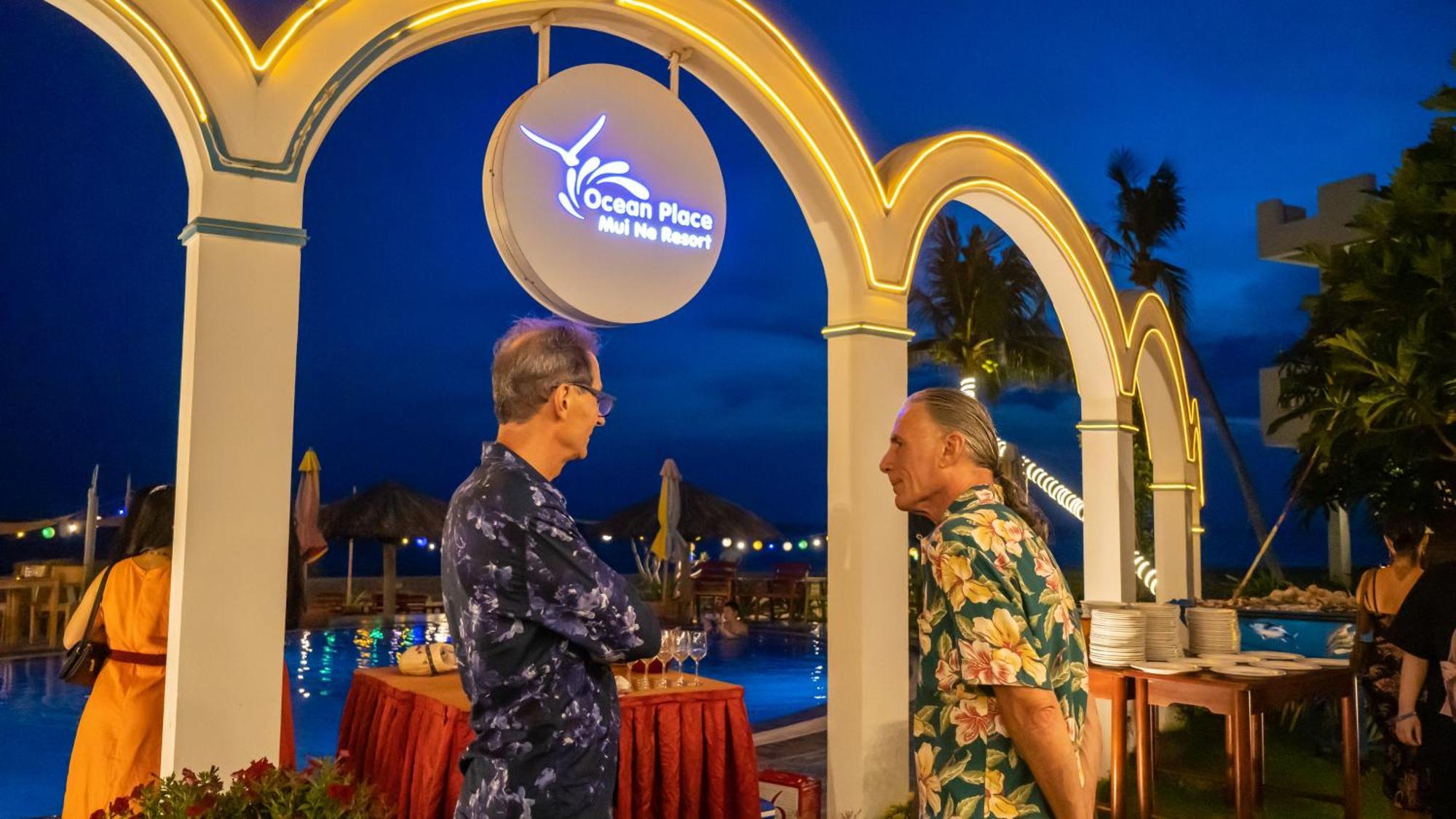 Ocean Place Resort Mui Ne Bagian luar foto