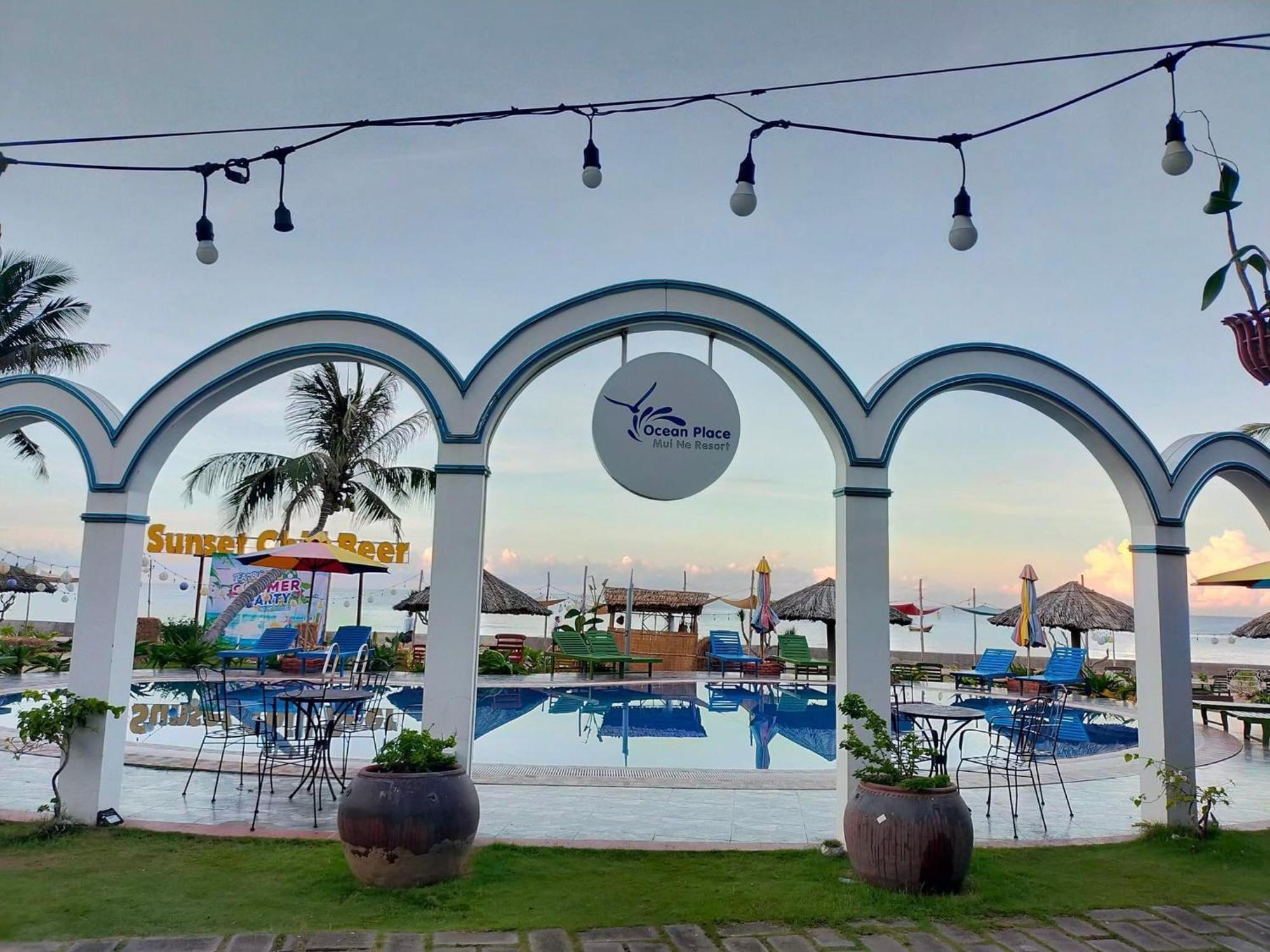 Ocean Place Resort Mui Ne Bagian luar foto