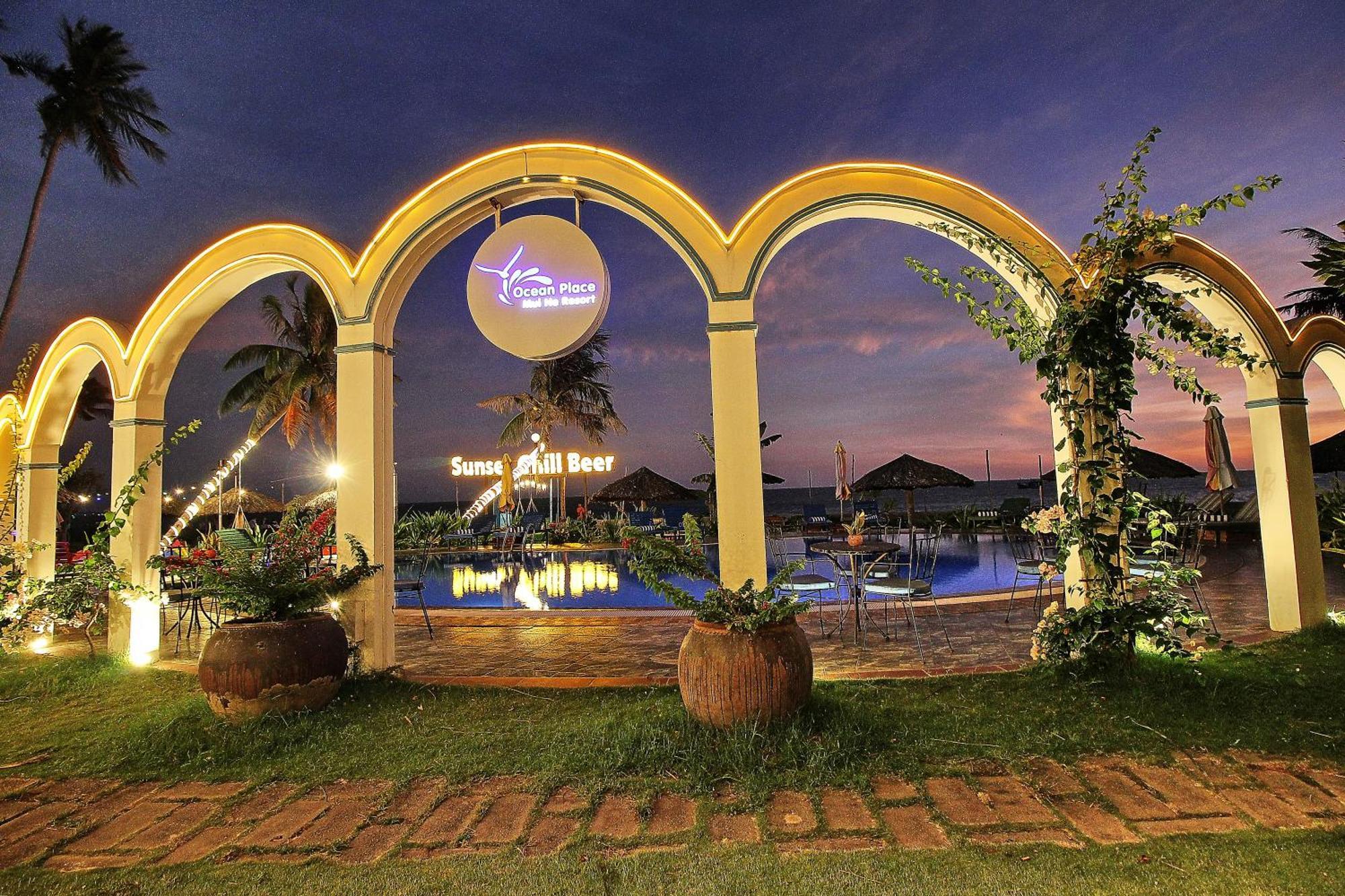 Ocean Place Resort Mui Ne Bagian luar foto